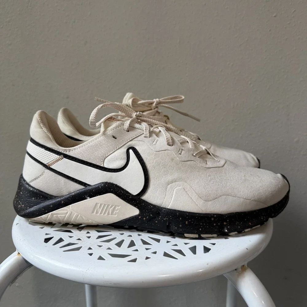 Nike Legend Essential 2 PRM Womens Size 11 Sail Black Training Shoes Sneakers